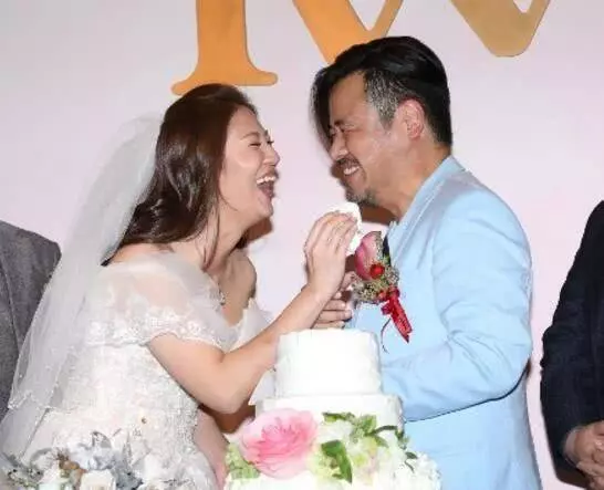 恭喜!53歲TVB男綠葉昨日結婚,宴開28席請親朋好友來見證!