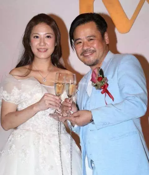 恭喜!53歲TVB男綠葉昨日結婚,宴開28席請親朋好友來見證!