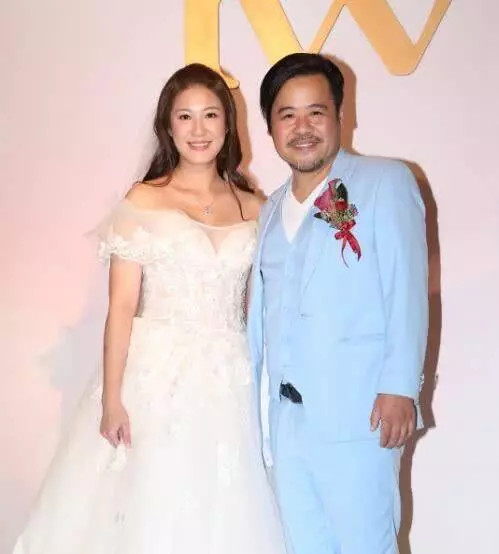 恭喜!53歲TVB男綠葉昨日結婚,宴開28席請親朋好友來見證!