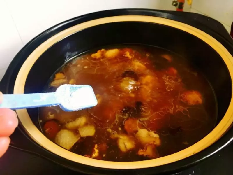 它和雞肉最配,燉雞湯時加點它,鮮香味美營養好,我家1周燉2回
