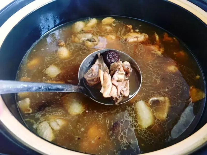 它和雞肉最配,燉雞湯時加點它,鮮香味美營養好,我家1周燉2回