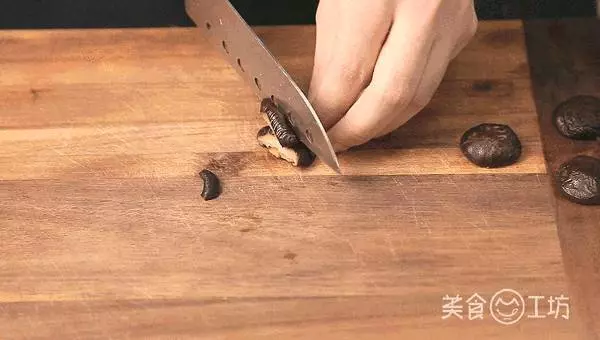 200萬人都狂讚的排骨做法,千萬別再紅燒了!