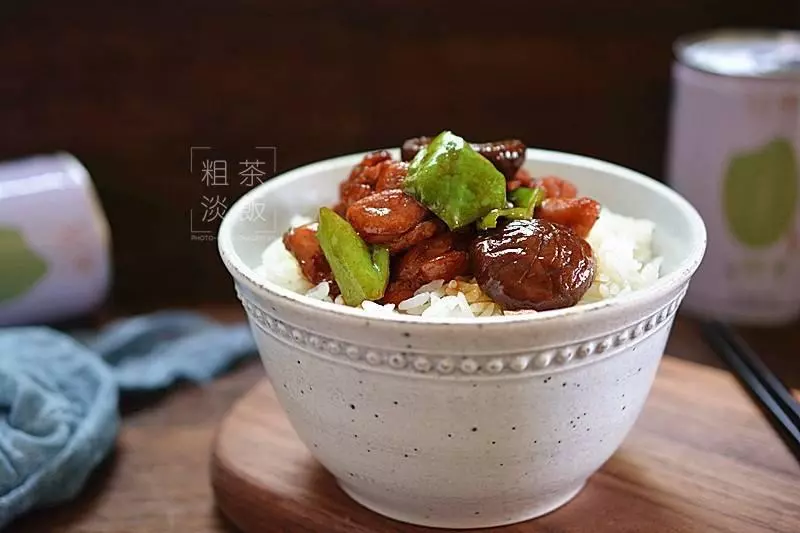 這碗飯很火爆,飯店一小碗要15元,自己做只需幾元,好吃又簡單