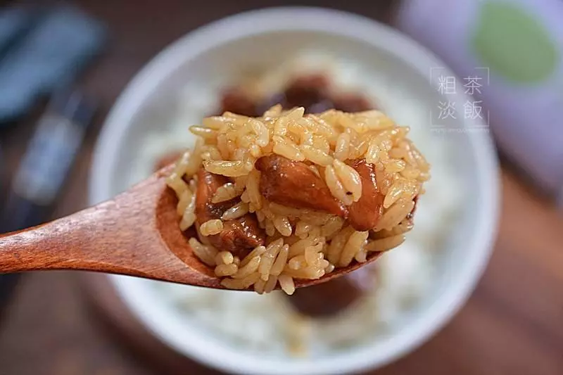 這碗飯很火爆,飯店一小碗要15元,自己做只需幾元,好吃又簡單