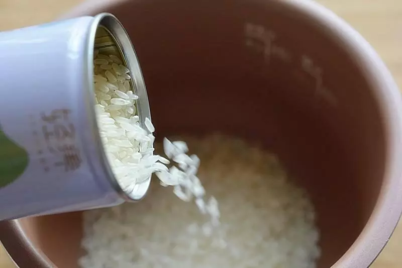 這碗飯很火爆,飯店一小碗要15元,自己做只需幾元,好吃又簡單