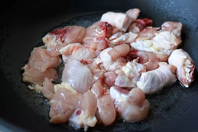 這碗飯很火爆,飯店一小碗要15元,自己做只需幾元,好吃又簡單