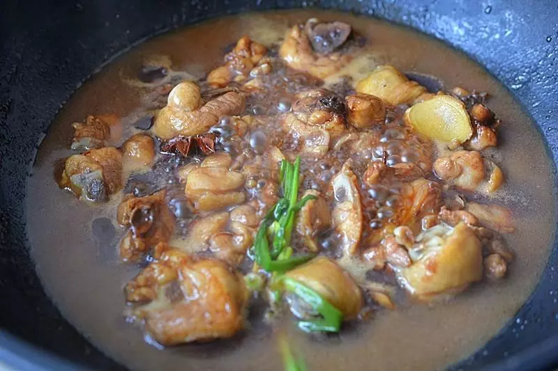 這碗飯很火爆,飯店一小碗要15元,自己做只需幾元,好吃又簡單