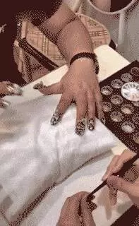 自從公司新來的女同事這樣坐我旁邊,我已經無心上班了 - ---