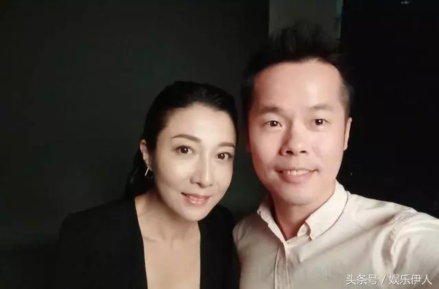 45歲吳綺莉復工曬美照,一襲紅裙太驚艷,網友:不愧是選美冠軍