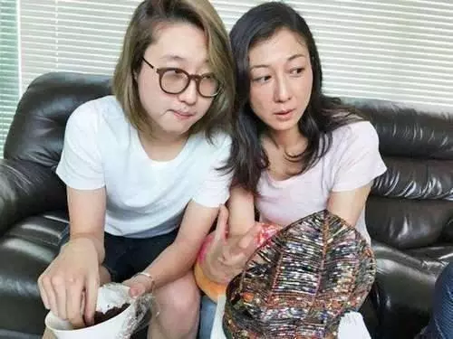 45歲吳綺莉復工曬美照,一襲紅裙太驚艷,網友:不愧是選美冠軍