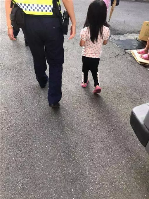 母半夜丟包4歲女!滿腳傷痕疑遭虐 社會局:蚊子叮咬
