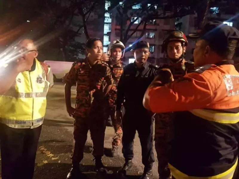 隆市公寓外山坡土崩,幸無人傷亡