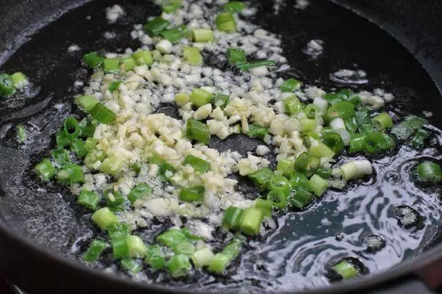 豆腐此種做法太好吃,味道鮮香超下飯,一盤吃完不過癮 !