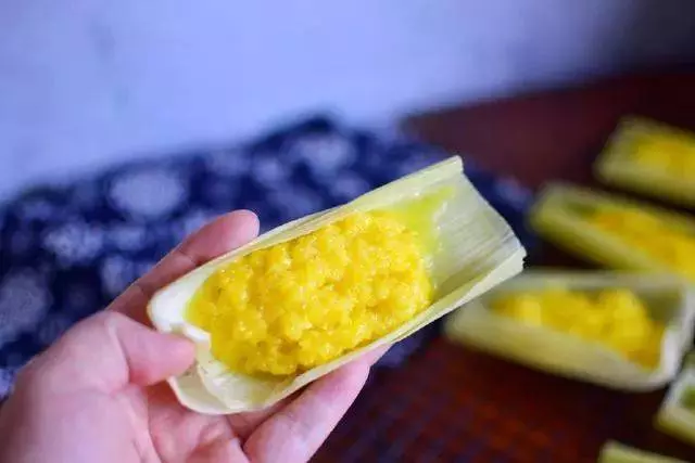 新鮮玉米加糖這樣做,簡單蒸一蒸,又甜又糯,比煮玉米好吃多了