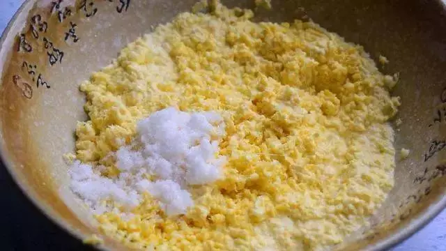 新鮮玉米加糖這樣做,簡單蒸一蒸,又甜又糯,比煮玉米好吃多了