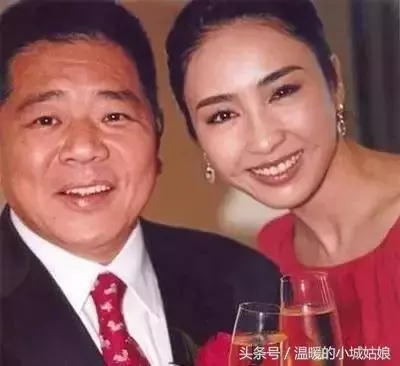 女星為生兒子有多拼?黎姿改名,張庭打1000多針,她放生300隻龜