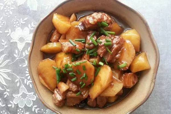 紅燒肉中加入「它」,肥而不膩,美味還下飯,天天吃都不夠!