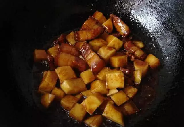 紅燒肉中加入「它」,肥而不膩,美味還下飯,天天吃都不夠!