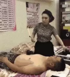 看到路邊賣豆腐的姑娘後,我想都沒想就買了兩斤回家 -