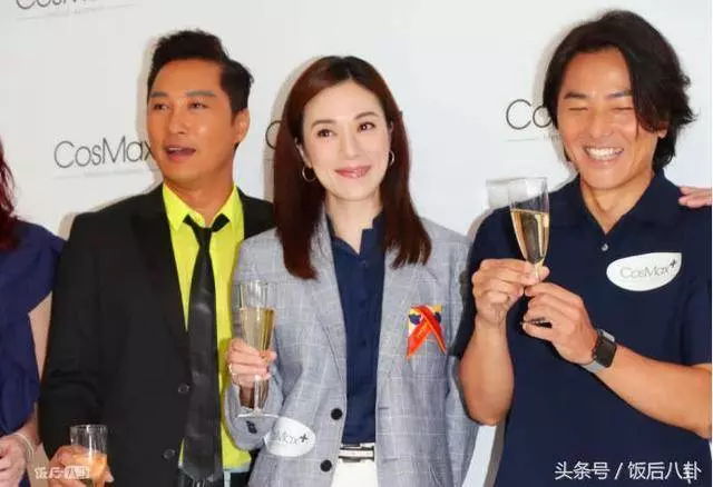 都在夸47歲黎姿容顏不老,但渣渣輝老婆才像是吃了唐僧肉