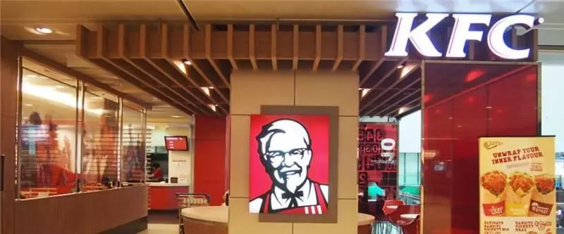 中國原KFC職員,回國做交警,狂飆Singlish教訓老外!那句「also can」是絕對的地道啊!