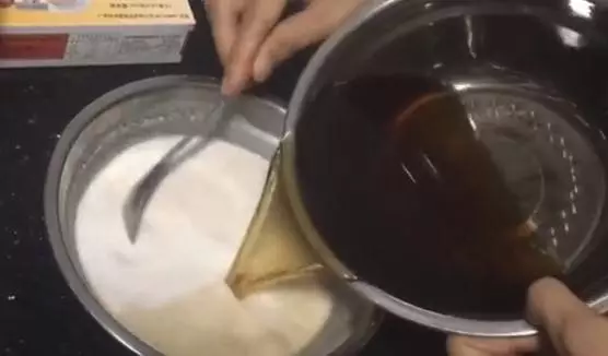 千層馬蹄糕做法原來這麼簡單,茶樓師傅的配方,食材只需3種,步驟很詳細,再也不用去外面買了!