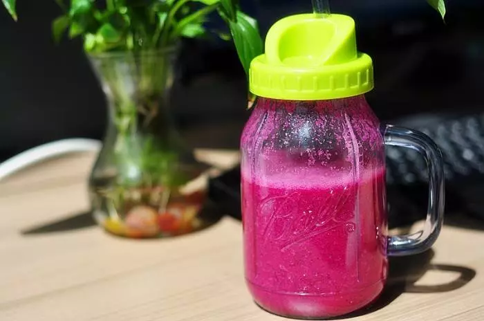 【 10款口味的排毒健康飲料! 】每天喝一杯還能保持身心健康,肌膚變好!