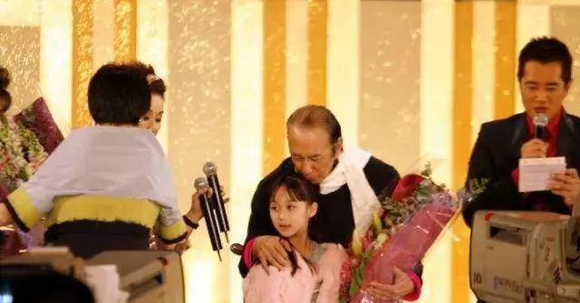 賭王最漂亮的閨女,11歲就收到上億禮物,現在19歲卻變醜了