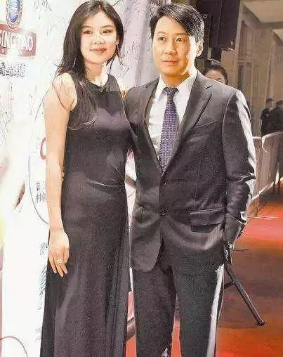 樂基兒四年敗光黎明7.5億,離婚5年後再嫁愛情,如今近照曝光成這樣,網友:黎明的眼光真獨特啊