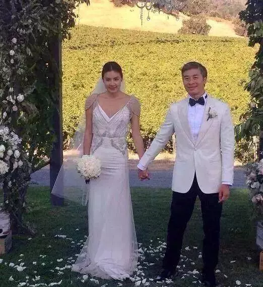 樂基兒四年敗光黎明7.5億,離婚5年後再嫁愛情,如今近照曝光成這樣,網友:黎明的眼光真獨特啊