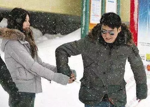 樂基兒四年敗光黎明7.5億,離婚5年後再嫁愛情,如今近照曝光成這樣,網友:黎明的眼光真獨特啊