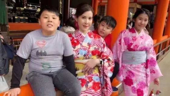 最美的紫衫龍王,與影帝痴愛8年,50歲的美魔女和周慧敏齊名
