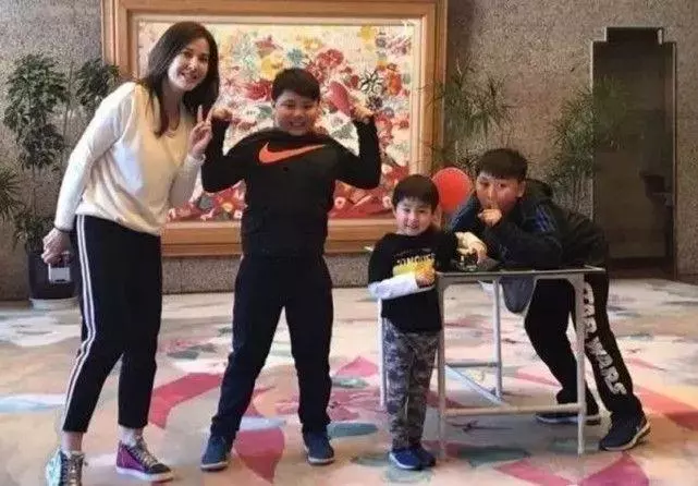 最美的紫衫龍王,與影帝痴愛8年,50歲的美魔女和周慧敏齊名