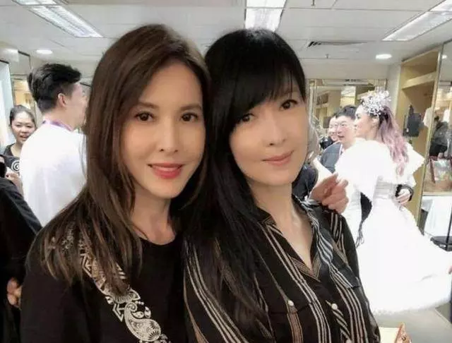 最美的紫衫龍王,與影帝痴愛8年,50歲的美魔女和周慧敏齊名