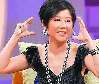 53歲的藍心湄撞上53歲的邵美琪,網友:整沒整容一目了然