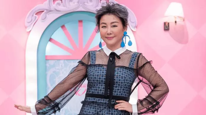 53歲的藍心湄撞上53歲的邵美琪,網友:整沒整容一目了然