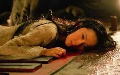 中國最慘的一位女皇帝,她兵敗被俘後,被上百官兵折磨三天三夜! -