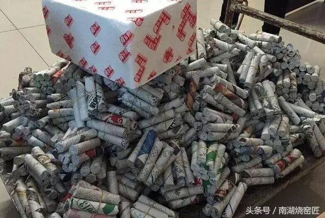 男子帶10萬硬幣去銀行,結果數完少20元,男子的話讓銀行慌了!-------------