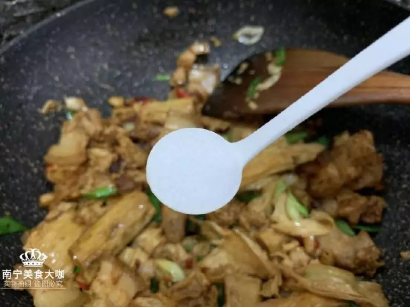 五花肉和這食材一起燒,鮮香下飯,油而不膩,吃一次就上癮一輩子