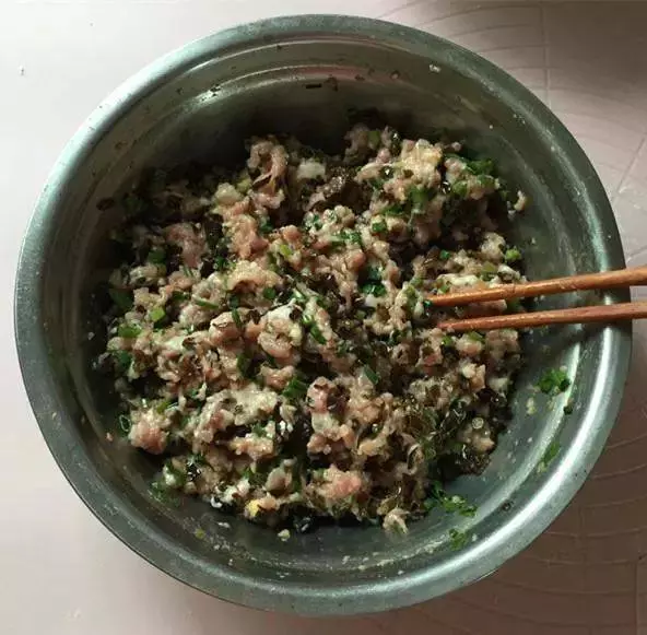 它是天然「清腸菜」,丟進大肉龍里特別香,老人小孩都愛吃!