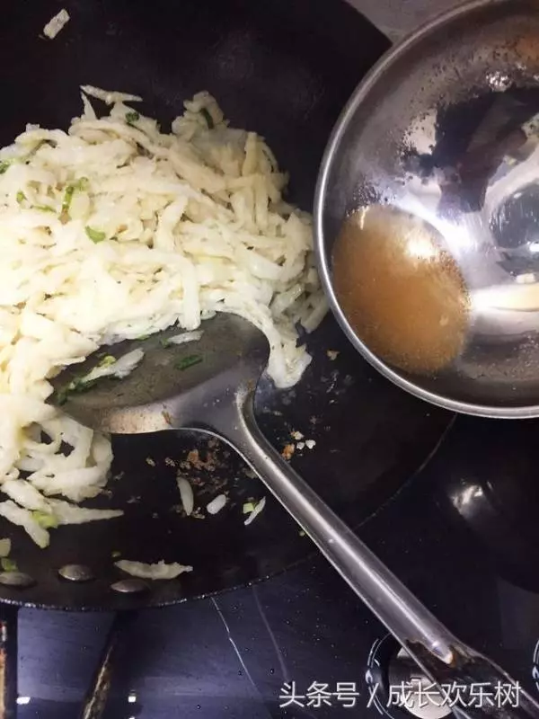 你想不到的土豆新吃法,香辣軟糯,全家都愛