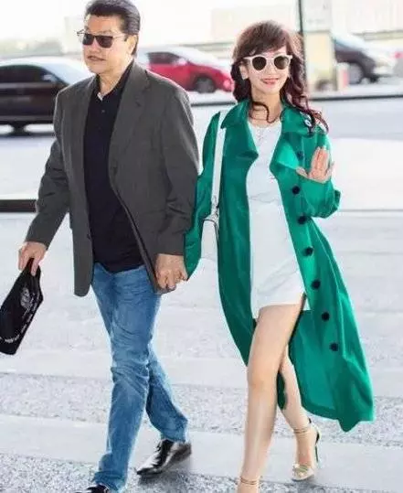 出道前當8年保姆辱罵內地,被老外騙財騙色,嫁內地富豪50歲忙備孕!