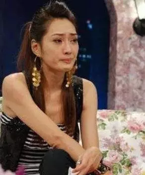 出道前當8年保姆辱罵內地,被老外騙財騙色,嫁內地富豪50歲忙備孕!