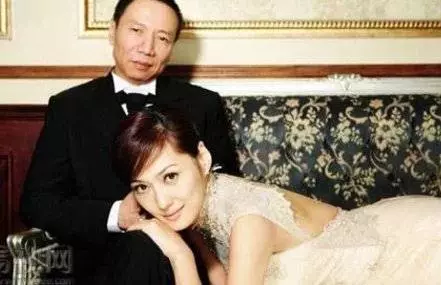 出道前當8年保姆辱罵內地,被老外騙財騙色,嫁內地富豪50歲忙備孕!