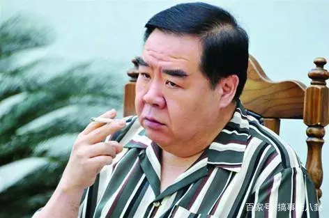 67歲鄭則仕,一夜被騙走2個億!最窮時僅剩20塊,如今欠債累累!