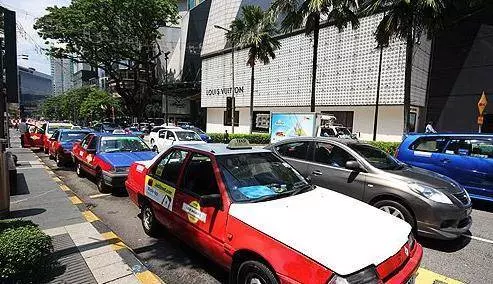 大馬德士司機臭名遠揚!76公裡路程開價400令吉,「不給錢就陪我睡」