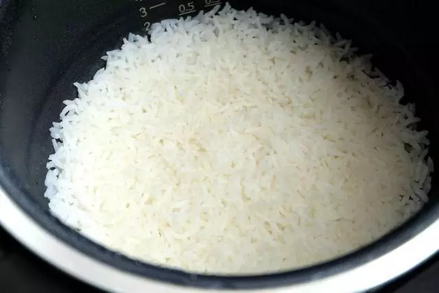 【土豆雞肉咖喱飯+番茄蛋花湯】讓孩子們吃得乾乾淨淨還會舔盤子