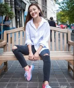 應采兒只是換個髮型,至少減齡了13歲!陳小春都不好意思帶出去…