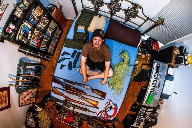 他走訪各國拍下「全世界的房間」!當櫻花妹房間曝光竟讓網友露出邪邪der笑容:照片太