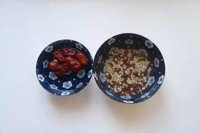 濕氣讓肚子越來越大,想要消除大肚腩,多喝這7種祛濕茶!